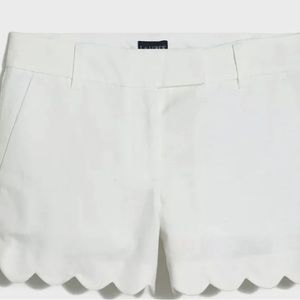 J. Crew white scalloped hem shorts. New with tags item #BH027 Size 8